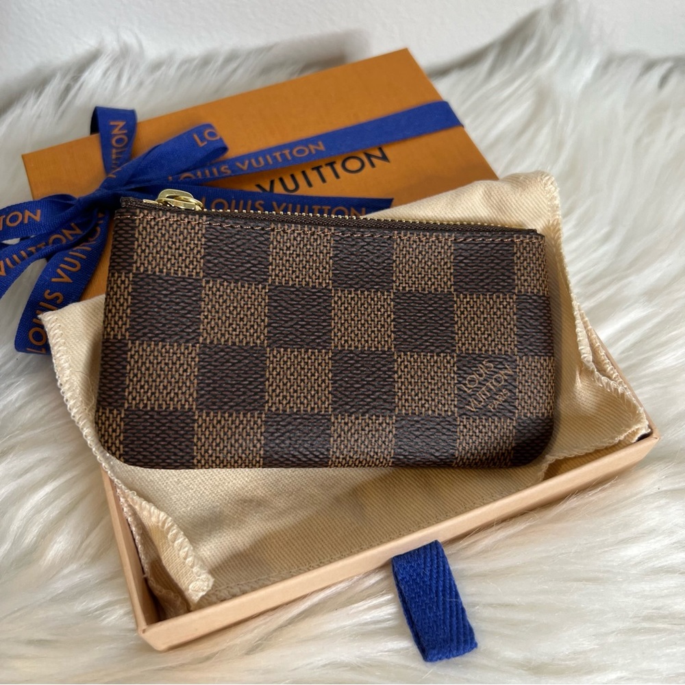 Brand New Authentic Louis Vuitton key cles/key pouch